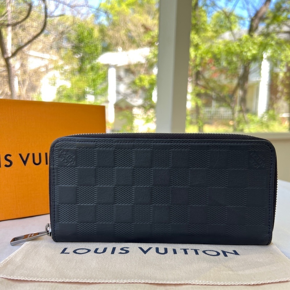 Louis Vuitton Damier Infini Leather Vertical wallet
